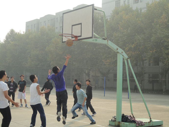 点燃激情,玩转篮球——院篮球赛初赛圆满结束