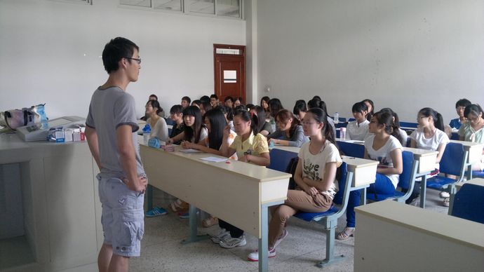 我院暑期社会实践经验交流主题班会陆续举行